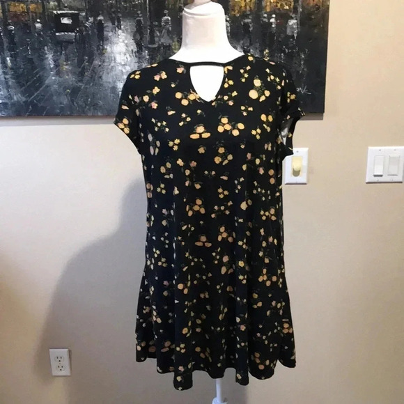 Lark + Grey Floral Short Sleeves Soft Flowing Fabric A-Line Dress w/Pockets Sz S - Picture 2 of 5